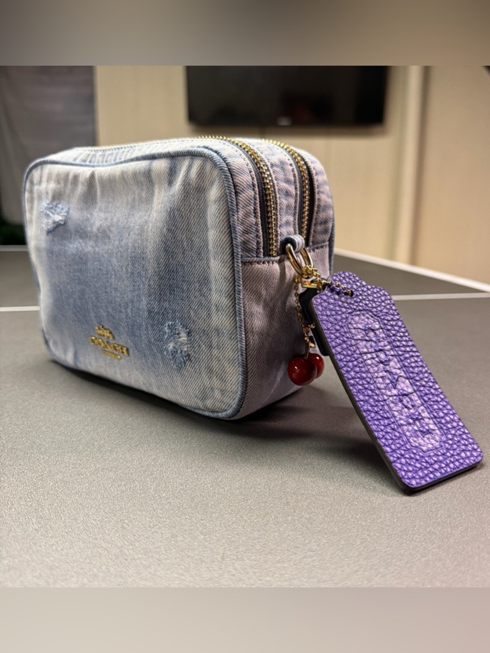 NWT Carey Crossbody BagIn Loved Denim With Charms Gold/Light Indigo - Picture 3 of 11